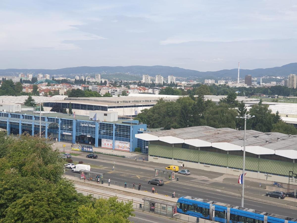 Apartman Lana ,Froudeova Ulica 3 Nasuprot Zg Velesajma Lejlighed Zagreb Eksteriør billede